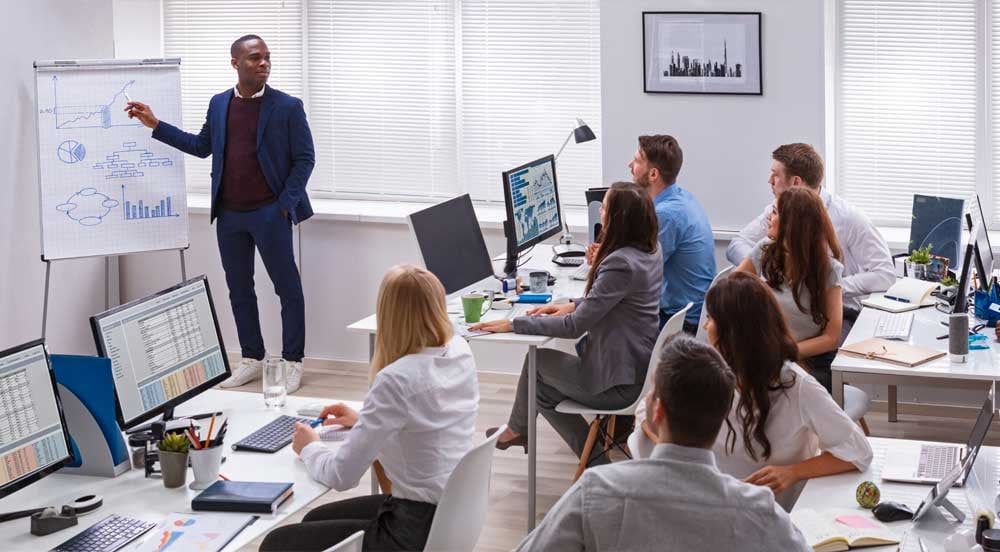 Como investir em treinamento corporativo para as equipes?