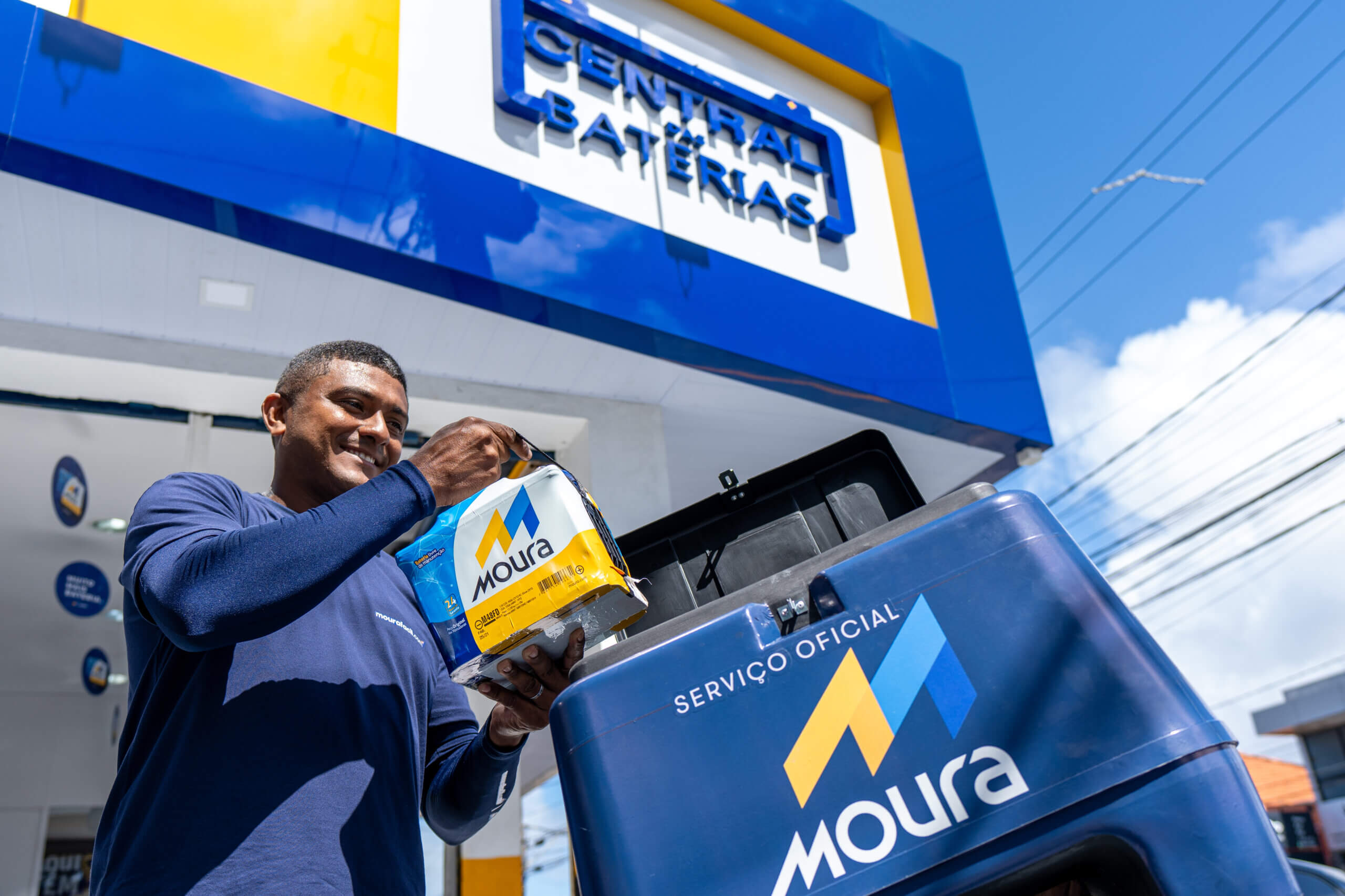 Evite Ficar Parado: Descubra Como É Fácil Substituir a Bateria do Seu Carro com Nossa Ajuda
