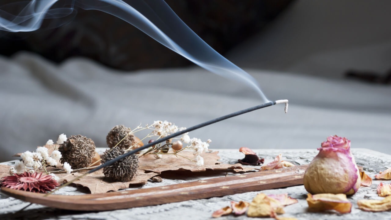 Incenso e da Aromaterapia na Limpeza Espiritual