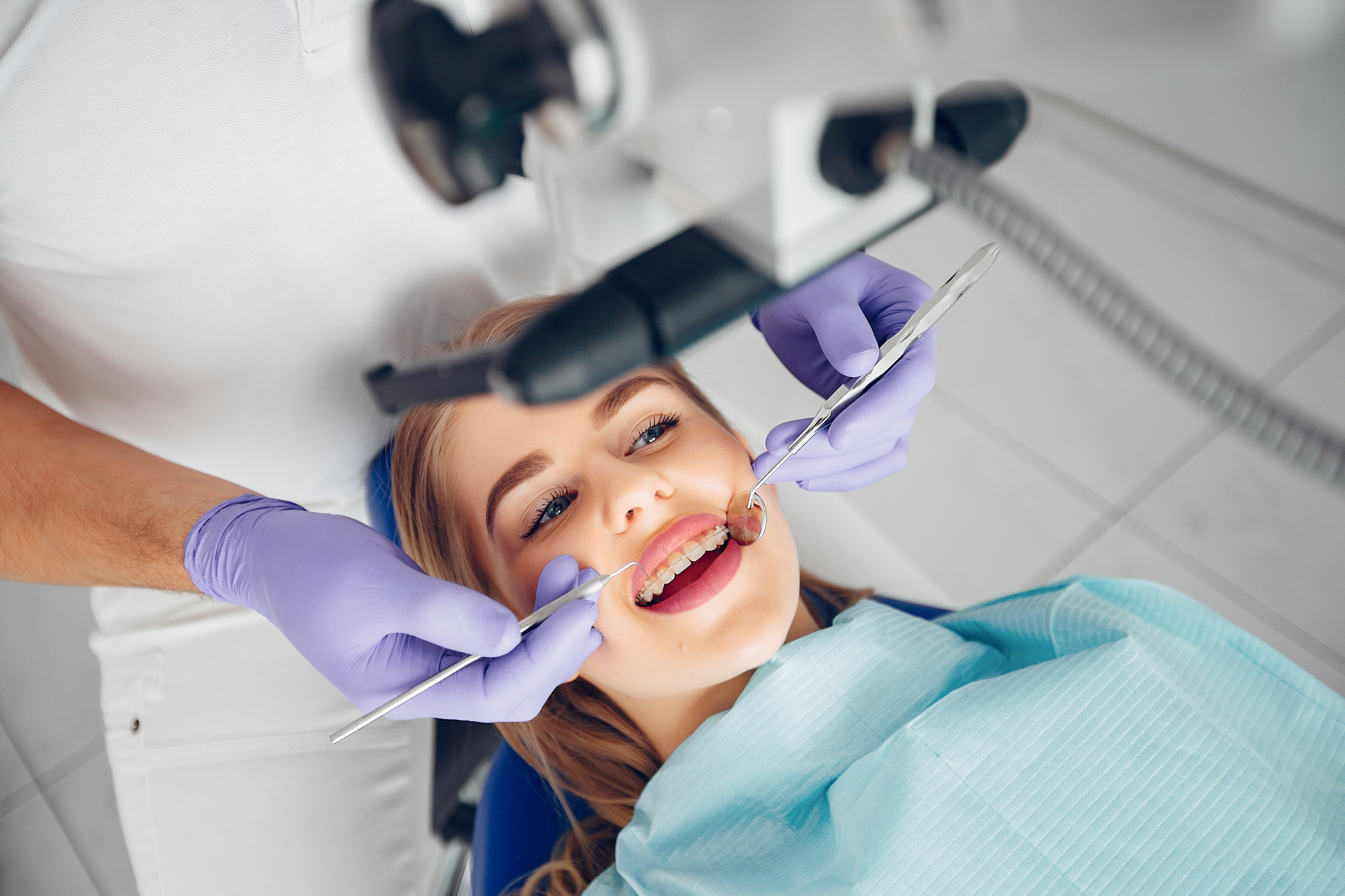 Reabilitação Oral com Implantes Dentários: Da Biologia Óssea ao Resultado Clínico Previsível